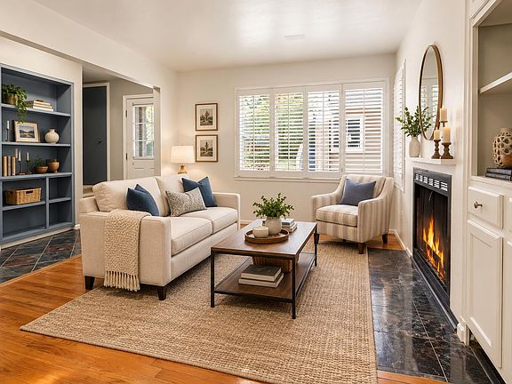 5th image of 106 Tulip Tree Ct