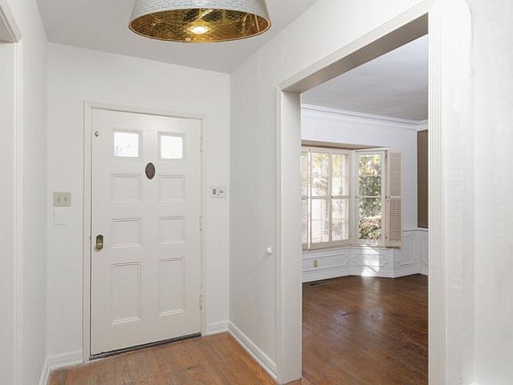 3rd image of 500 Ocampo Dr