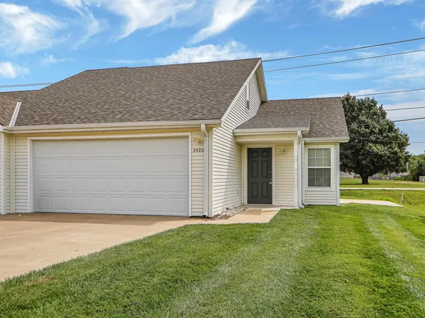 2400 Walden Ln, Manhattan, KS 66502