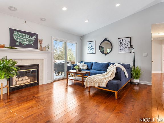 5th image of 5632 Skyhills Ct NE