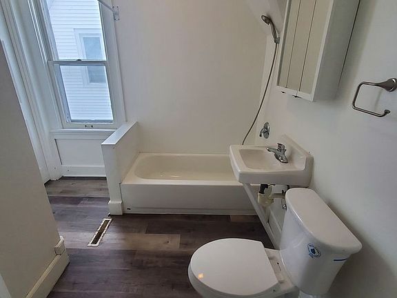 4th image of 330 E Chambers St #330A