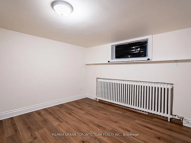1277 Broadview Ave #LOWER — Photo 12