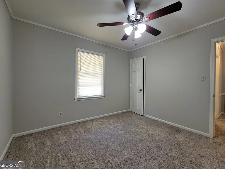 268 Elks St #B — Photo 8