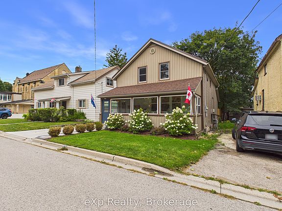 3rd image of 109 Colborne St S