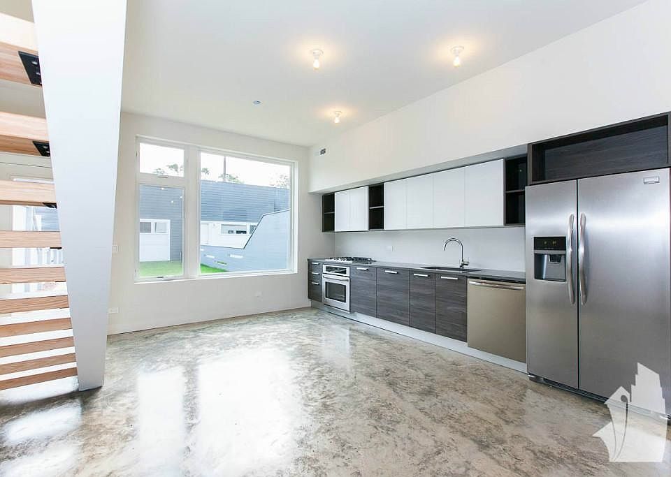 1st image of 2634 N Hamlin Ave #26