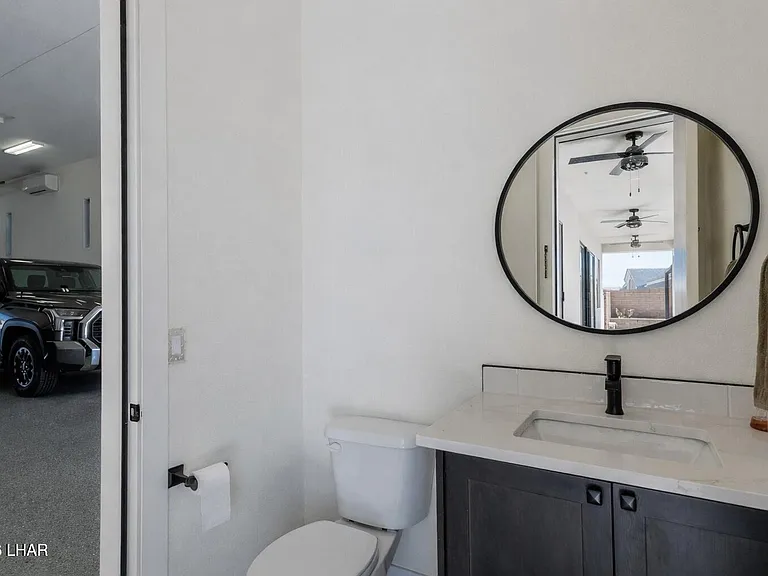 1631 E Laurel Dr — Photo 35