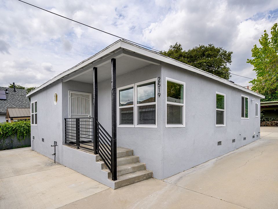 1st image of 2519 Manhattan Ave