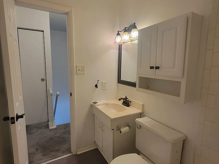 2nd floor full bath