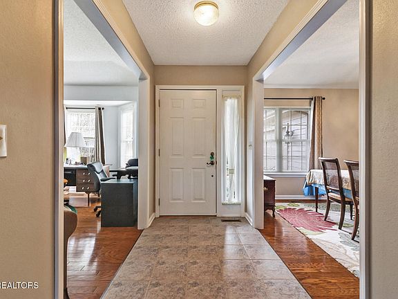 4th image of 116 Huntington Dr