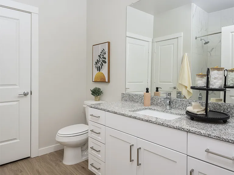 Broadstone Garden Oaks — Photo 10