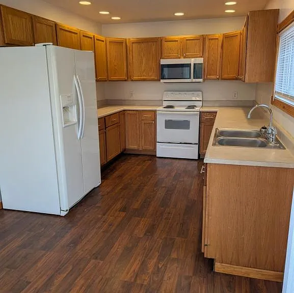 729 Peachtree Pl — Photo 7