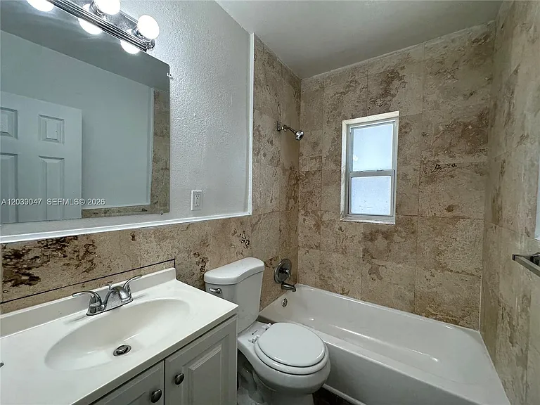 1737 Liberty St #10 — Photo 16