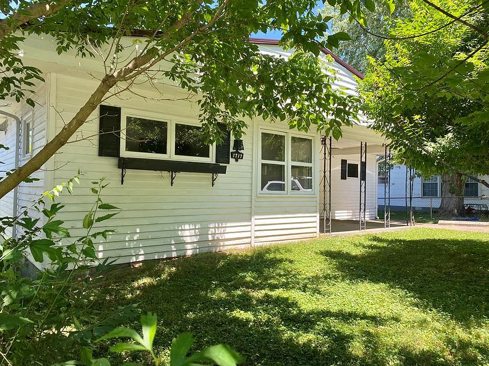 1st image of 1717 Ash St