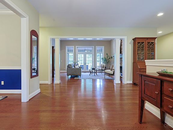 4th image of 8000 Chinquapin Ln