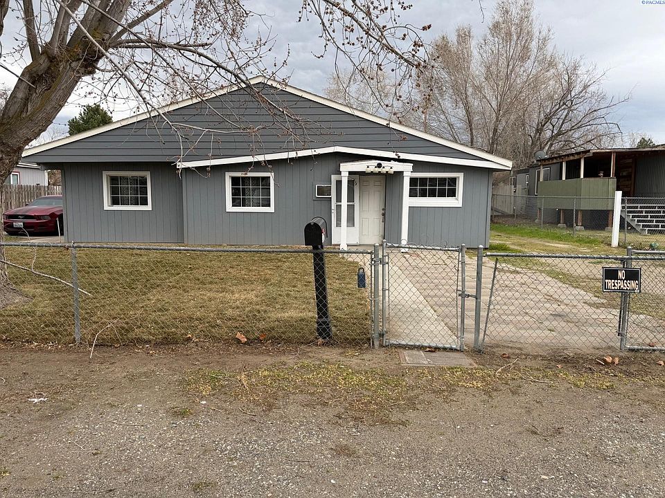 1st image of 1082 N 61st Ave