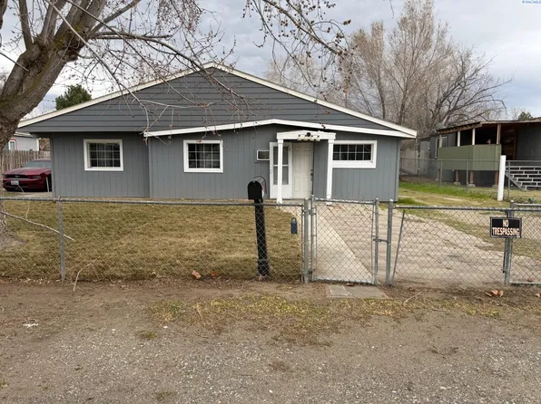 1082 N 61st Ave, West Richland, WA 99353