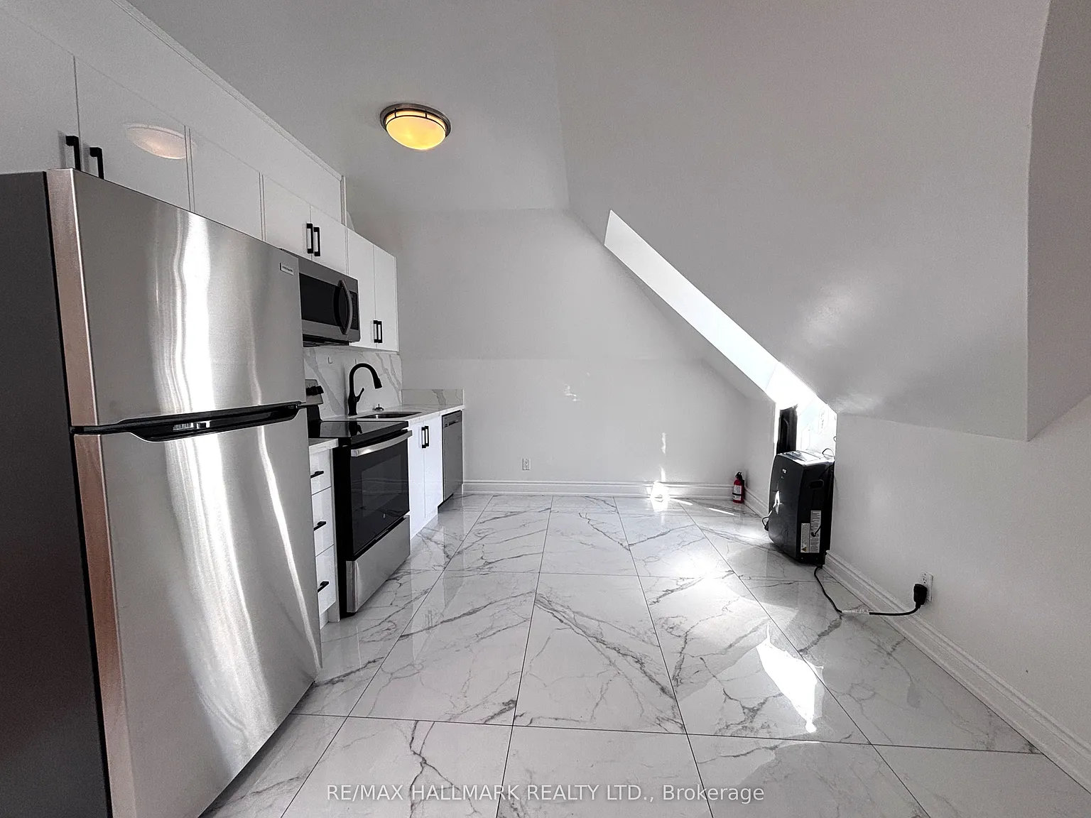 3 bed, $3,300 — Photo 3