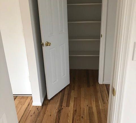 4th image of 425 Madison Ave #48