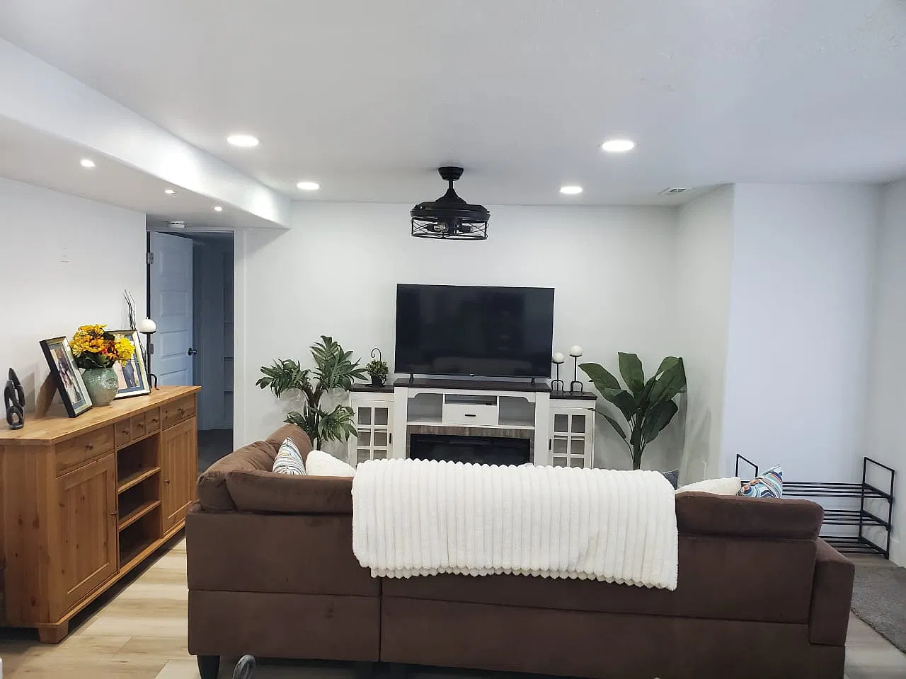 704 N Bennedict Dr — Photo 2
