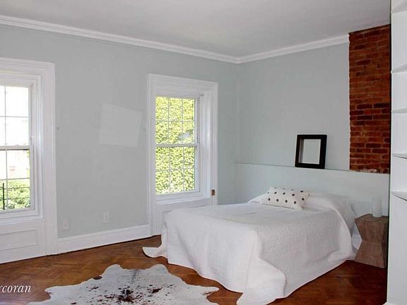 3rd image of 296 Saint James Pl APT 3