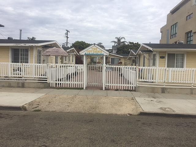 Cottages By The Beach