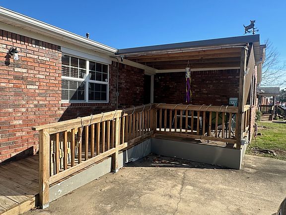 3rd image of 130 Jensen St