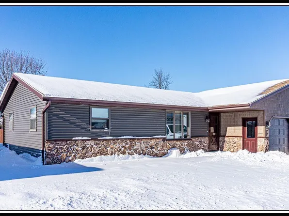2121 Taylor St, Little Chute, WI 54140