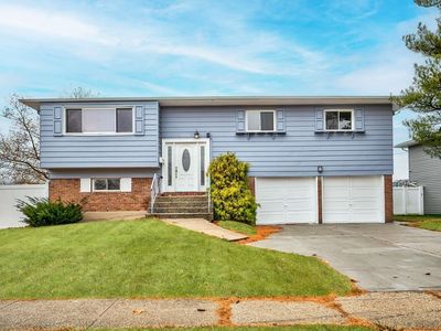 1018 North Drive, Merrick, NY, 11566