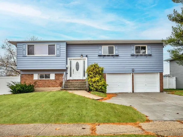 1018 North Drive, Merrick, NY 11566