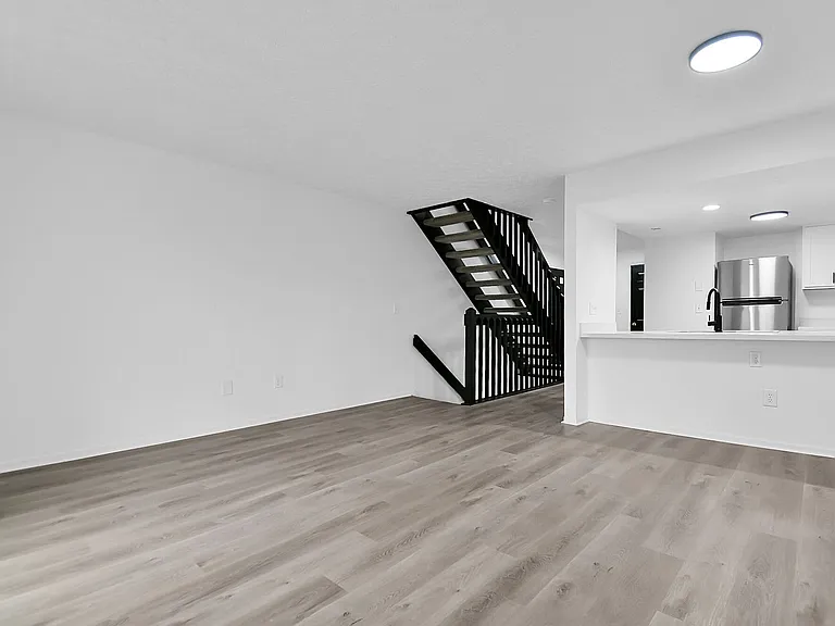 Oak Bend Commons — Photo 17
