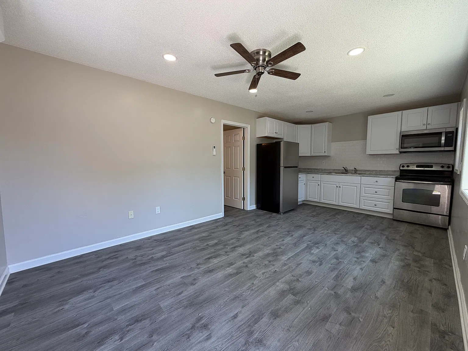 1 bed, 700 sqft, $1,125 — Photo 3