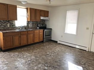 686 Main St, Coventry, RI 02816