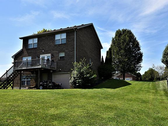 5th image of 121 General Cleburne Dr