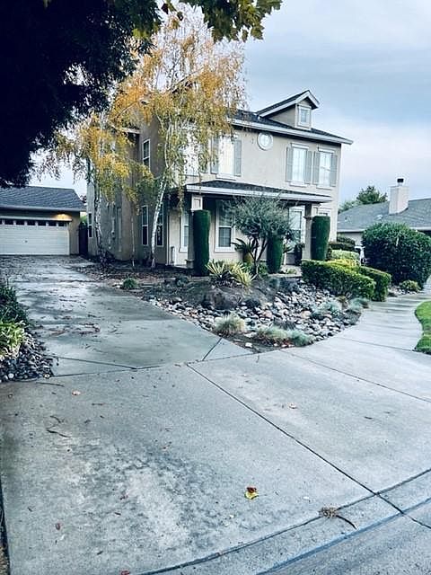 1st image of 331 Queencrest Ct