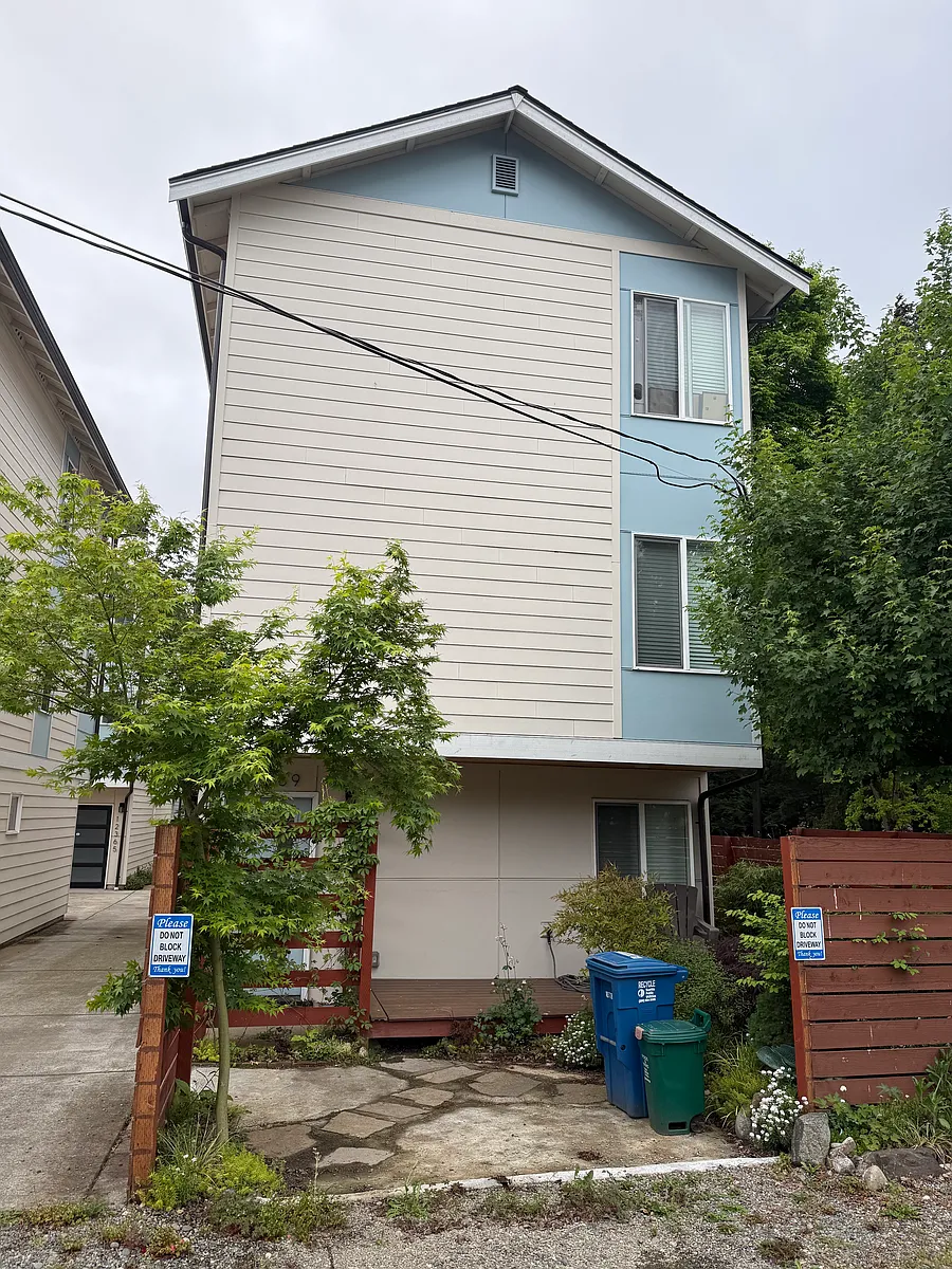 Building Photo - 12369 14th Ave NE