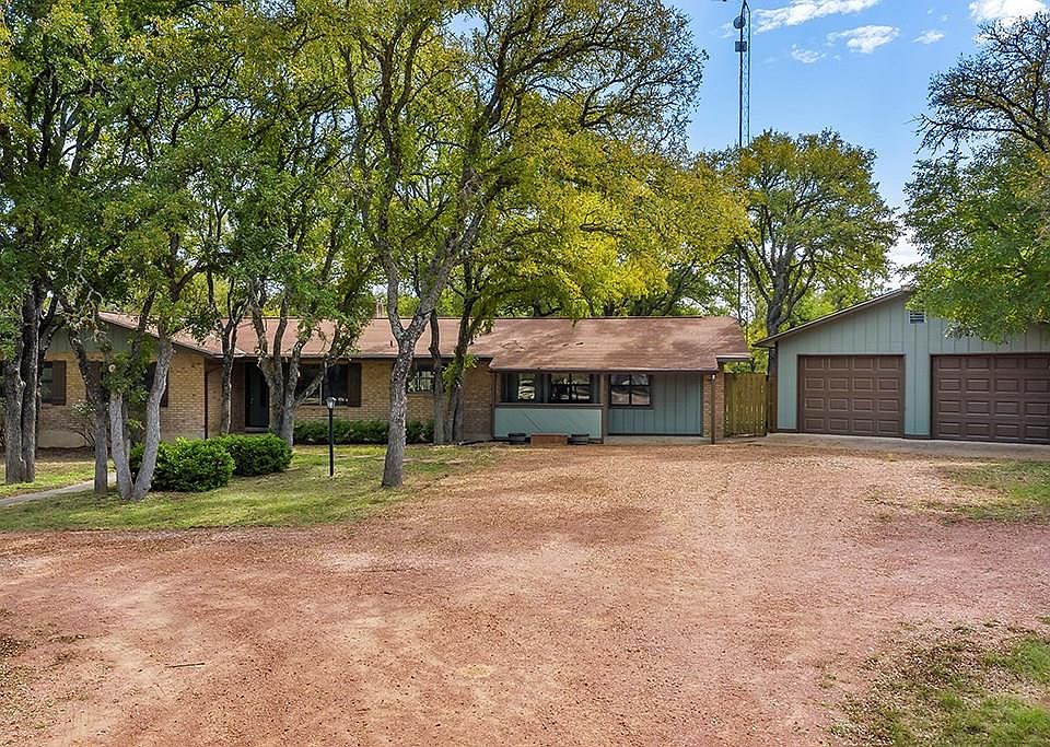1st image of 320 Wilderness Dr