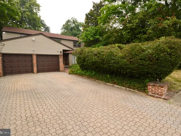 19 N Syracuse Dr, Cherry Hill, NJ 08034