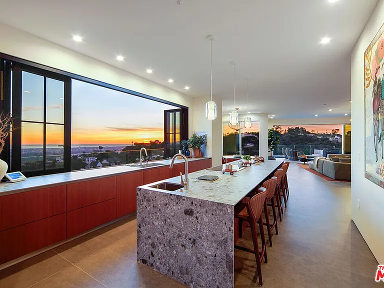 2020 Cyprean Dr — Photo 13