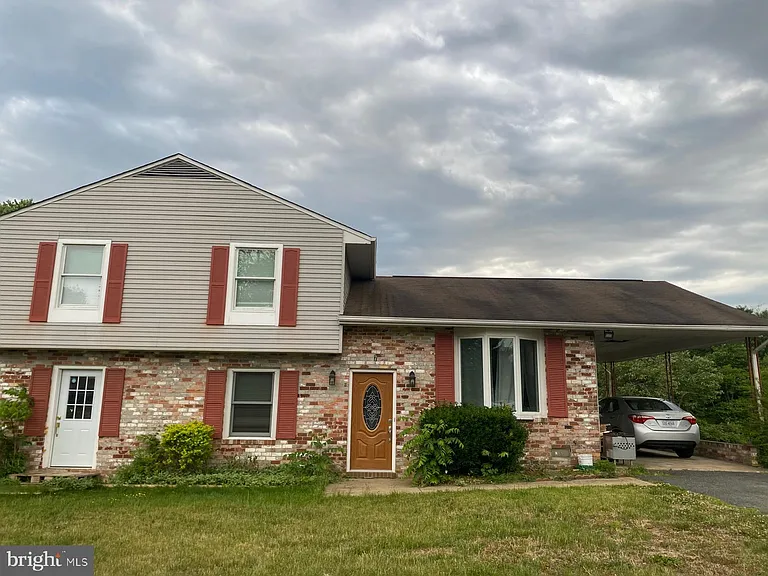 7 Patton Ln — Photo 1