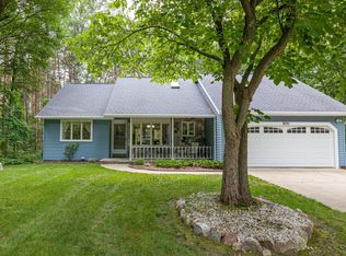 8251 Ridge Blvd, Stanwood, MI 49346