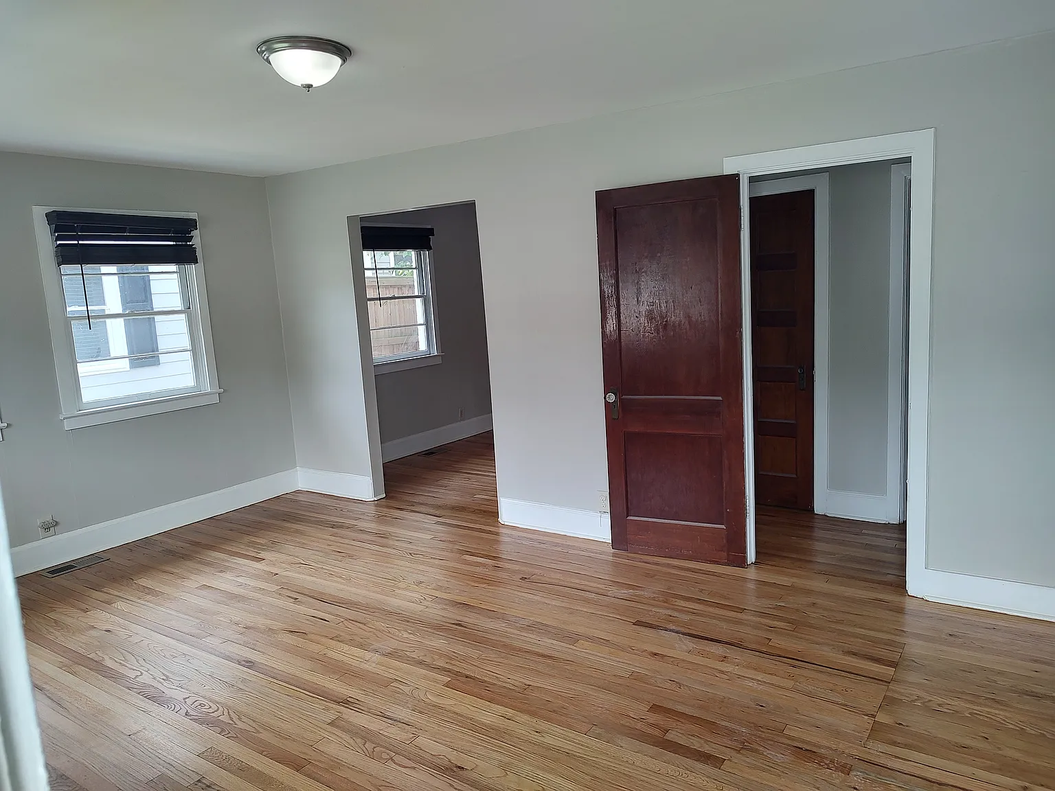 4 bed, 1419 sqft, $2,200 — Photo 2