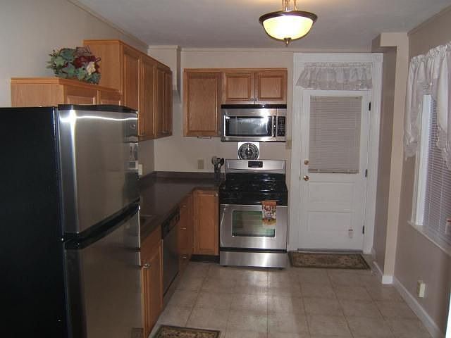 2nd image of 641 Hebrank St