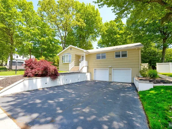 154 Spring Valley Rd, Park Ridge, NJ 07656