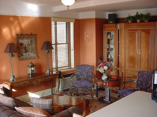 300 West 23rd Street image 1 of 5