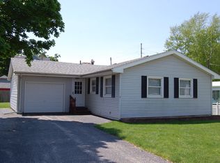 6 E Main St, Newark, IL 60541