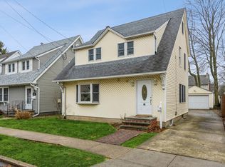 39 Capitol Ave, Williston Park, NY 11596
