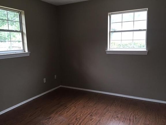 3rd image of 353 Gardner Dr