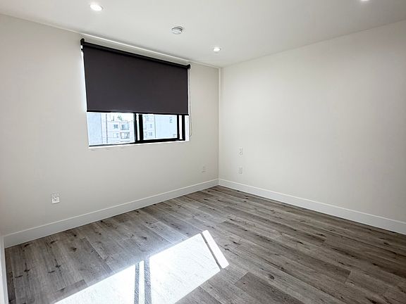 5th image of 5923 Laurel Canyon Blvd #400