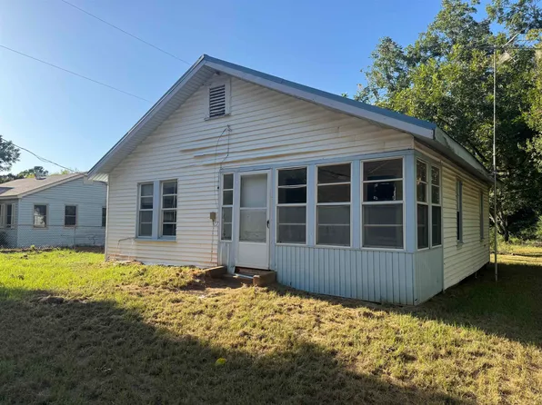 2403 Holmes Rd, Marshall, TX 75672