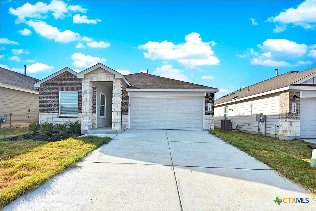 3 bed, 2.0 bath, 1459 sqft, $1,950 — Photo 2